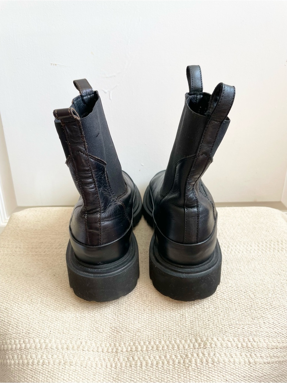 Womens AllSaints Harlee Lug Sole Black Leather Pull On Mid Chelsea Boots Size 40 - Picture 3 of 8